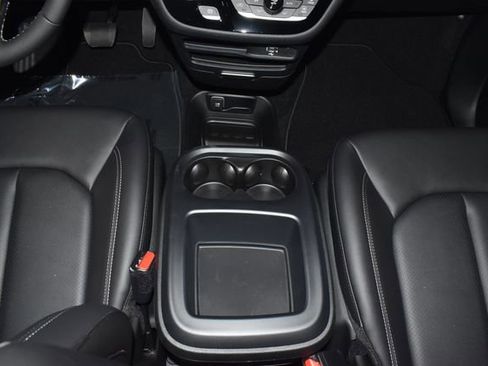 New 2026 Chrysler Pacifica Select FWD image 18