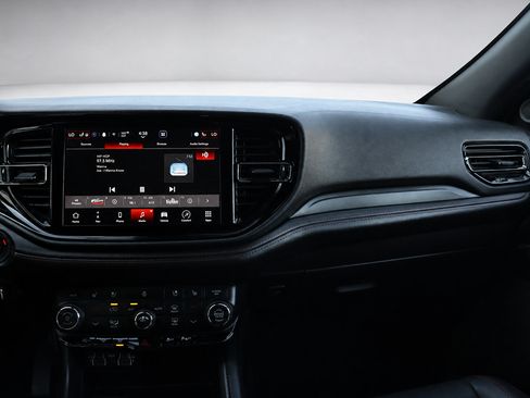 Used 2023 Dodge Durango GT RWD image 33