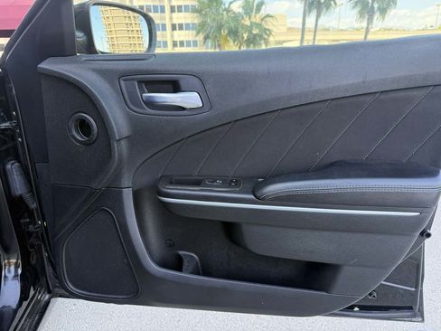 Used 2020 Dodge Charger SXT w/ Leather Interior Group RWD image 21