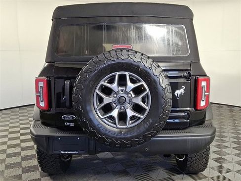 Used 2022 Ford Bronco Badlands image 8