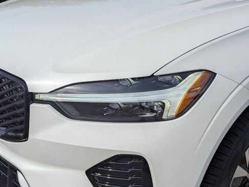 New 2026 Volvo XC60 B5 Core image 9