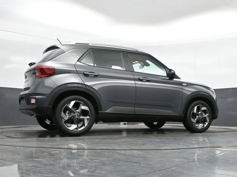 Used 2025 Hyundai Venue SEL FWD image 39