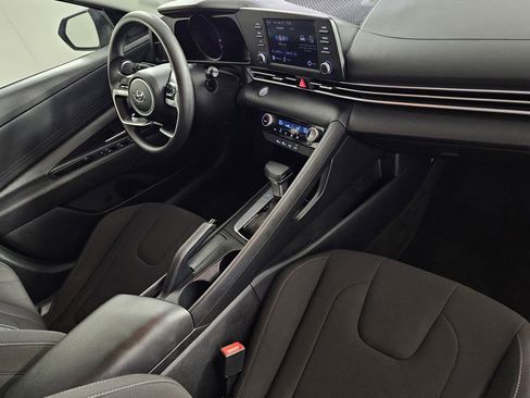 Used 2022 Hyundai Elantra SEL FWD image 29