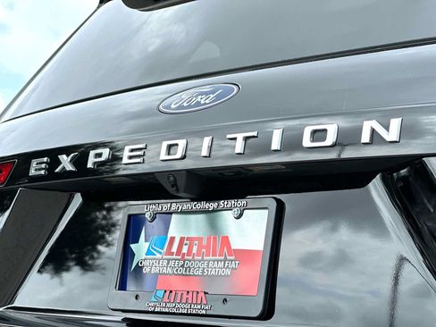 Used 2025 Ford Expedition Max Platinum w/ Driver's Package AWD/4WD image 15