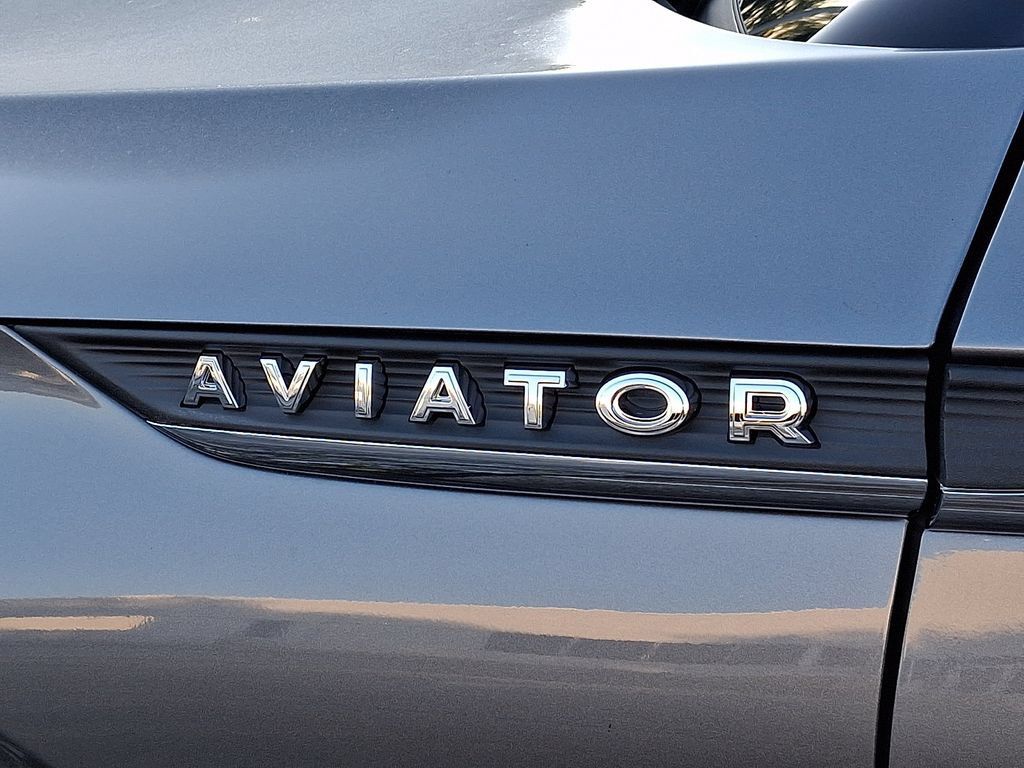 Used 2024 Lincoln Aviator Reserve w/ Equipment Group 201A AWD/4WD image 32