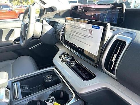 New 2025 Ford Expedition Active RWD image 19