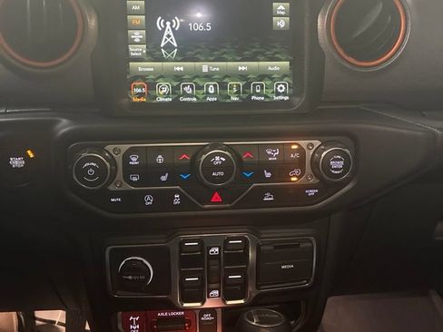Used 2023 Jeep Gladiator Mojave w/ Cold Weather Group AWD/4WD image 27