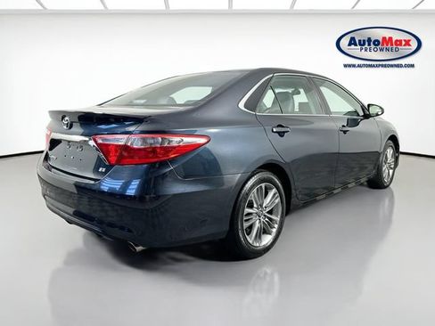 Used 2017 Toyota Camry SE FWD image 2
