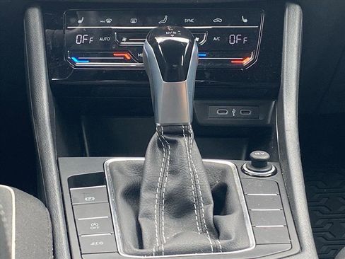Used 2025 Volkswagen Jetta Sport FWD image 9