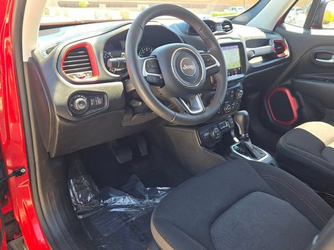 Used 2023 Jeep Renegade Trailhawk AWD/4WD image 20