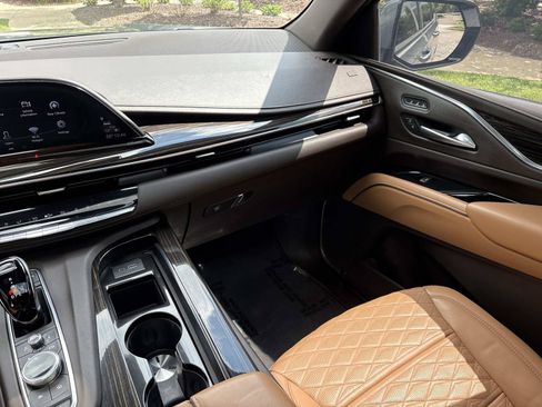 Used 2021 Cadillac Escalade Sport w/ Driver Assist Tech Package AWD/4WD image 28