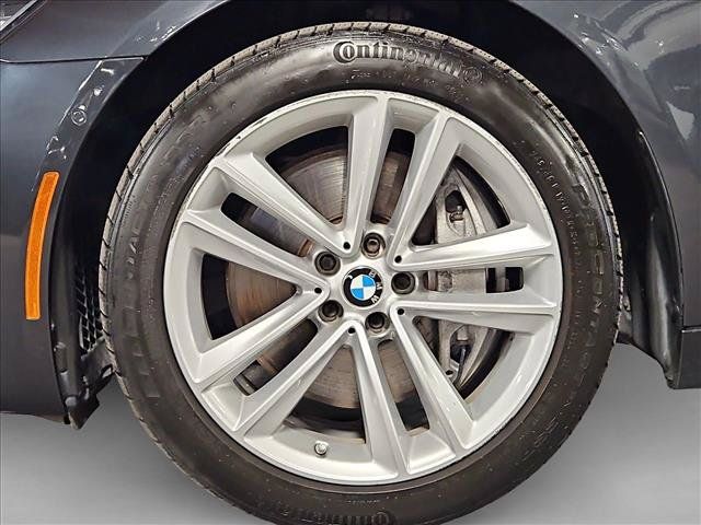 Used 2017 BMW ALPINA B7 xDrive AWD/4WD image 25
