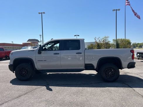 New 2026 Chevrolet Silverado 2500 ZR2 w/ LPO, Dark Essentials Package image 6