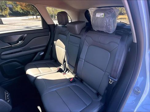 New 2026 Lincoln Corsair Premiere image 10