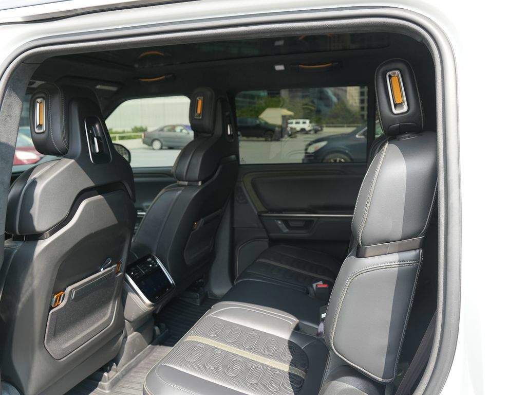 Used 2025 Rivian R1S Adventure Dual AWD/4WD image 19