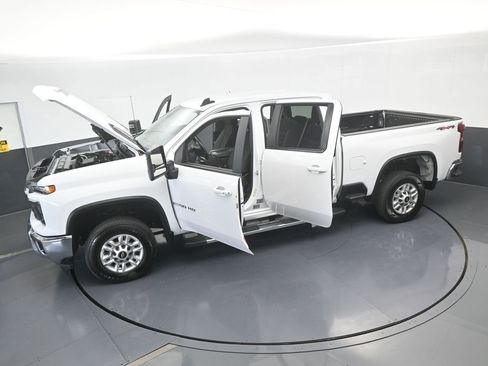 Used 2025 Chevrolet Silverado 2500 LT w/ Convenience Package image 62