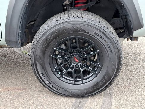 Used 2021 Toyota Tacoma TRD Pro AWD/4WD image 9