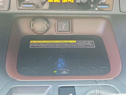 Used 2021 Toyota RAV4 Limited image 31