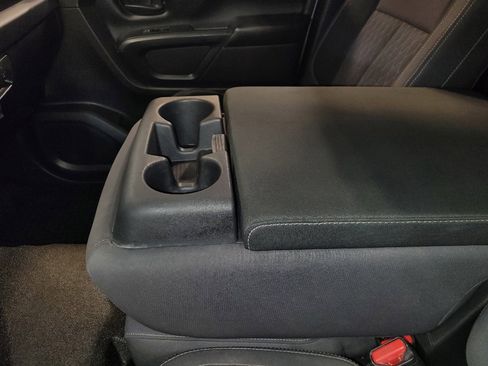 Used 2022 Nissan Titan S image 26