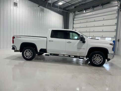 Used 2024 Chevrolet Silverado 2500 LTZ image 6