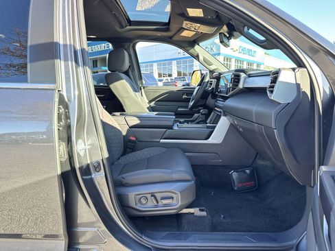 Used 2025 Toyota Sequoia SR5 image 34