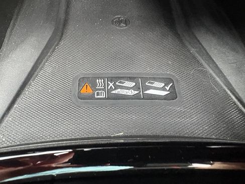 Used 2024 Chevrolet Trax RS w/ Sunroof Package FWD image 23
