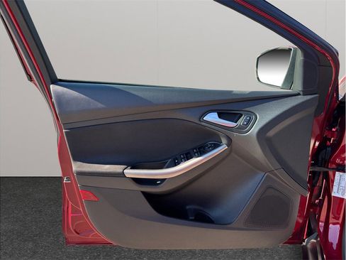 Used 2017 Ford Focus Titanium image 18