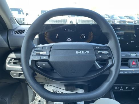 Certified 2025 Kia K4 FWD image 17