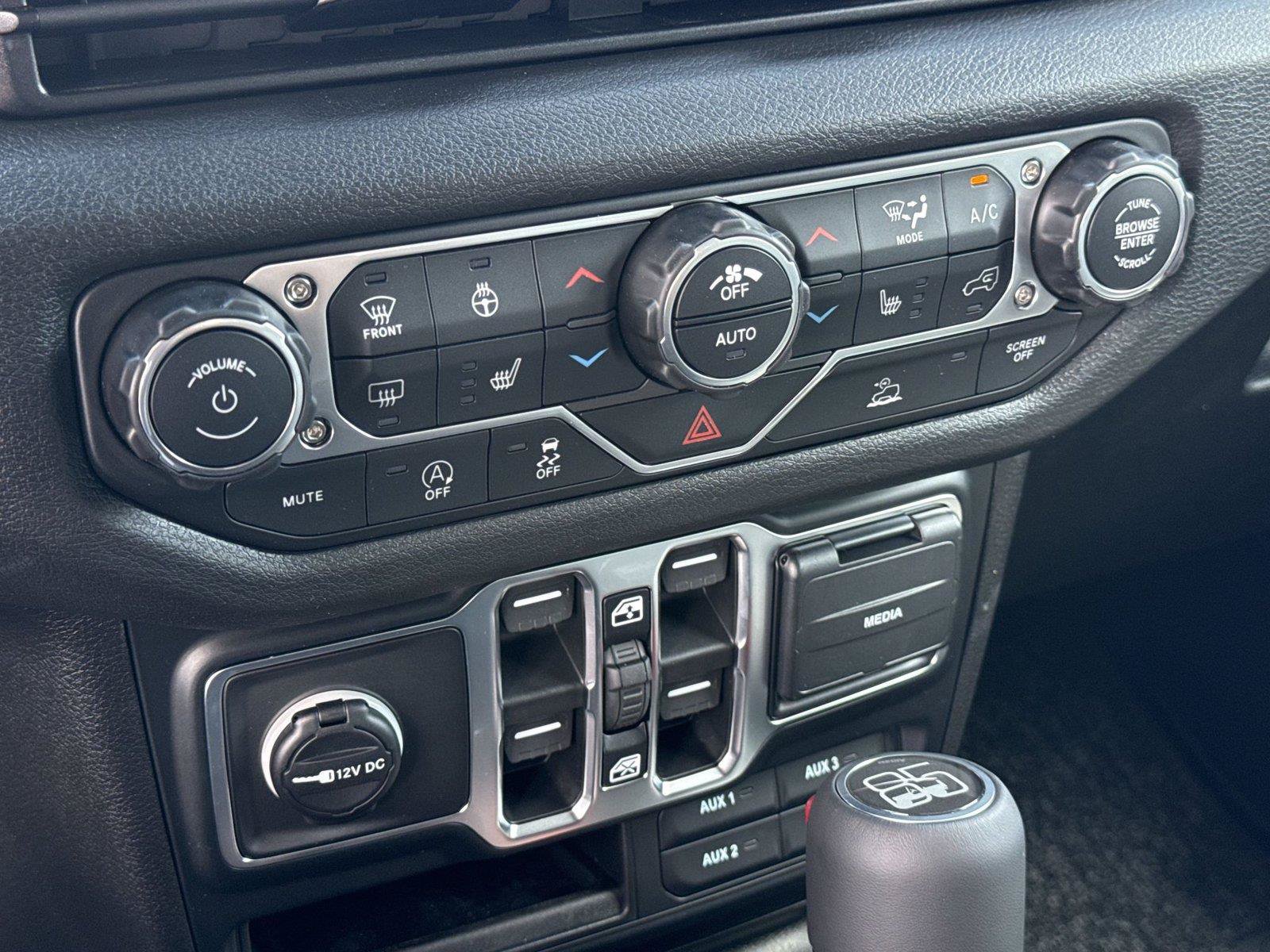 New 2026 Jeep Gladiator Sport AWD/4WD image 18