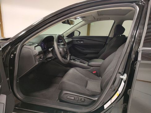 Used 2024 Honda Accord EX image 10