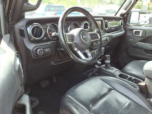 Used 2021 Jeep Wrangler Unlimited Sahara AWD/4WD image 15