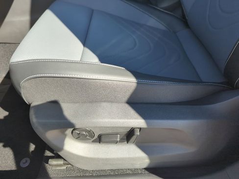 New 2026 Volkswagen Tiguan SE R-Line image 30