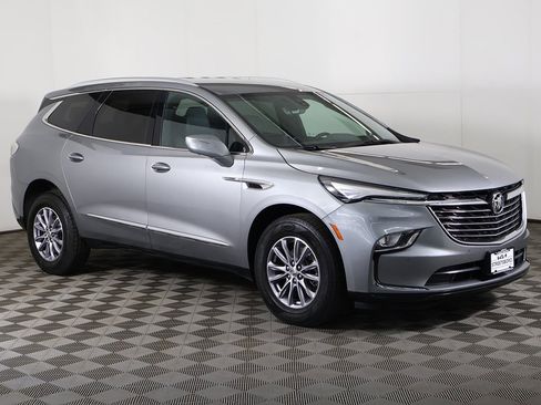 Used 2024 Buick Enclave Premium image 2