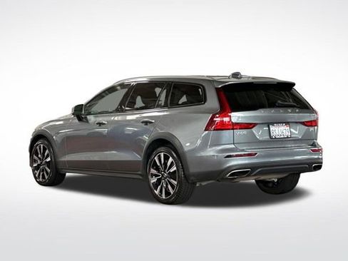 Used 2020 Volvo V60 T5 Cross Country w/ Protection Package Premier AWD/4WD image 7