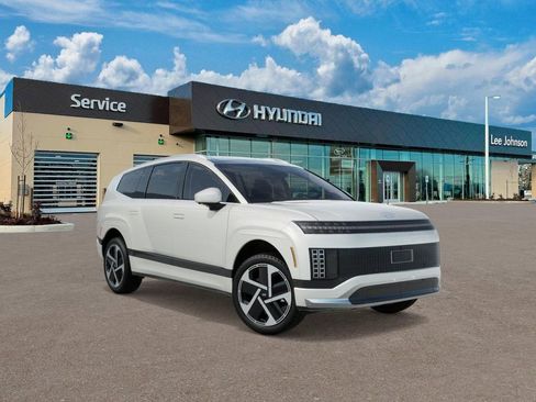 New 2026 Hyundai Ioniq 9 Calligraphy image 2