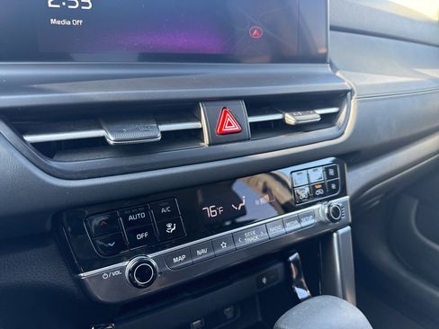 Used 2024 Kia Seltos EX image 22