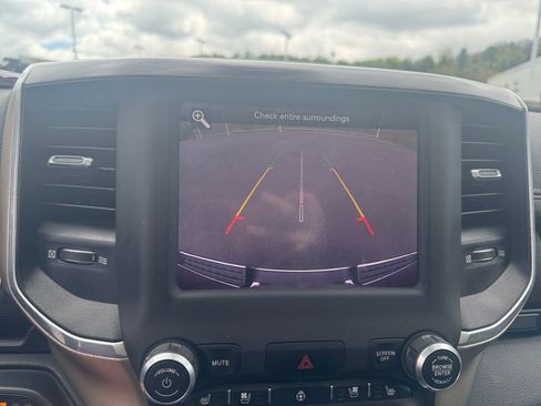 Used 2019 RAM 1500 Laramie AWD/4WD image 18