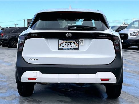 Used 2025 Nissan Kicks S FWD image 5
