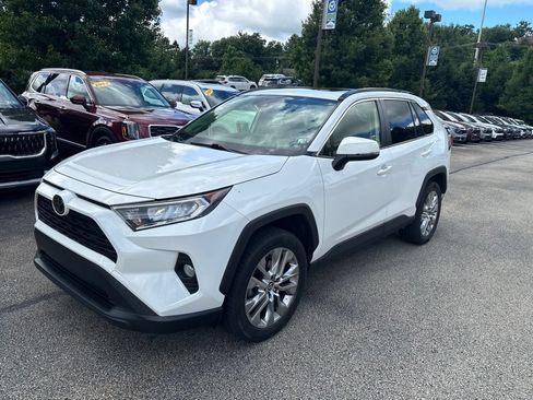 Used 2019 Toyota RAV4 XLE Premium w/ Cold Weather Package AWD/4WD image 3