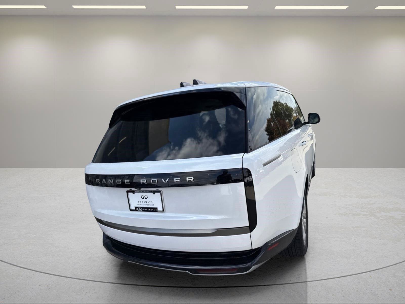 Used 2024 Land Rover Range Rover SE AWD/4WD image 13