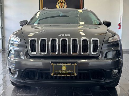 Used 2016 Jeep Cherokee Latitude w/ Cold Weather Group image 2