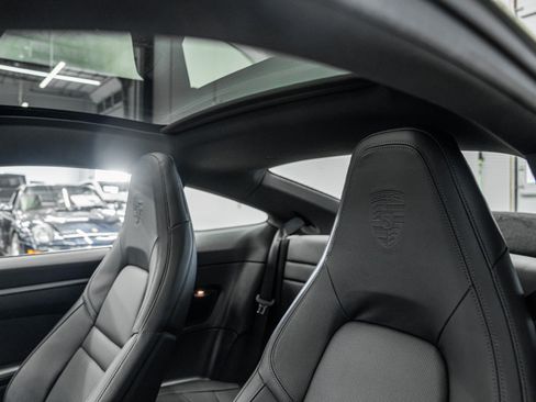 Used 2025 Porsche 911 Carrera RWD image 16