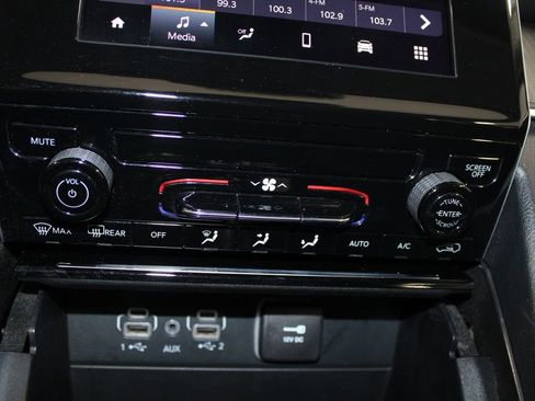 Used 2023 Jeep Grand Cherokee L Laredo image 46