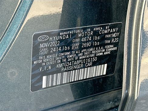 Used 2023 Genesis G70 2.0T image 31