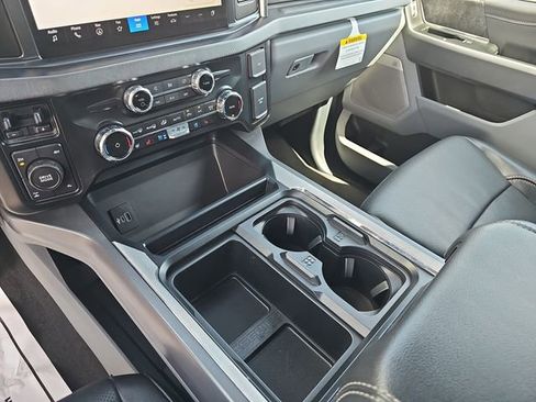 Used 2024 Ford F250 Platinum image 23