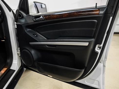 Used 2011 Mercedes-Benz ML 350 4MATIC image 47