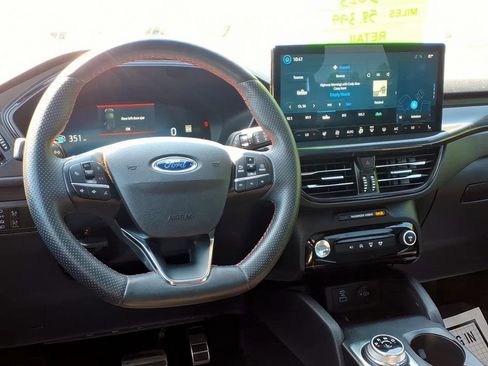 Used 2023 Ford Escape ST-Line Select AWD/4WD image 11