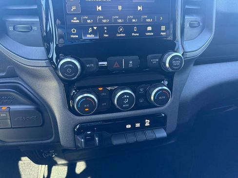 Used 2024 RAM 2500 Tradesman w/ Chrome Appearance Group image 27