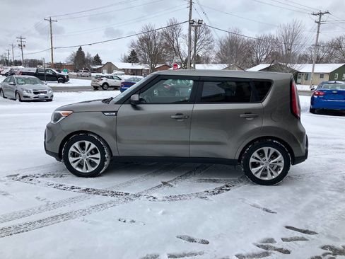 Used 2015 Kia Soul + image 6