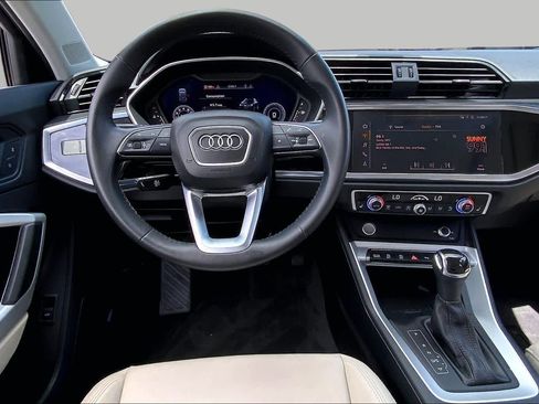 Used 2020 Audi Q3 2.0T Premium Plus w/ Premium Plus Package AWD/4WD image 6